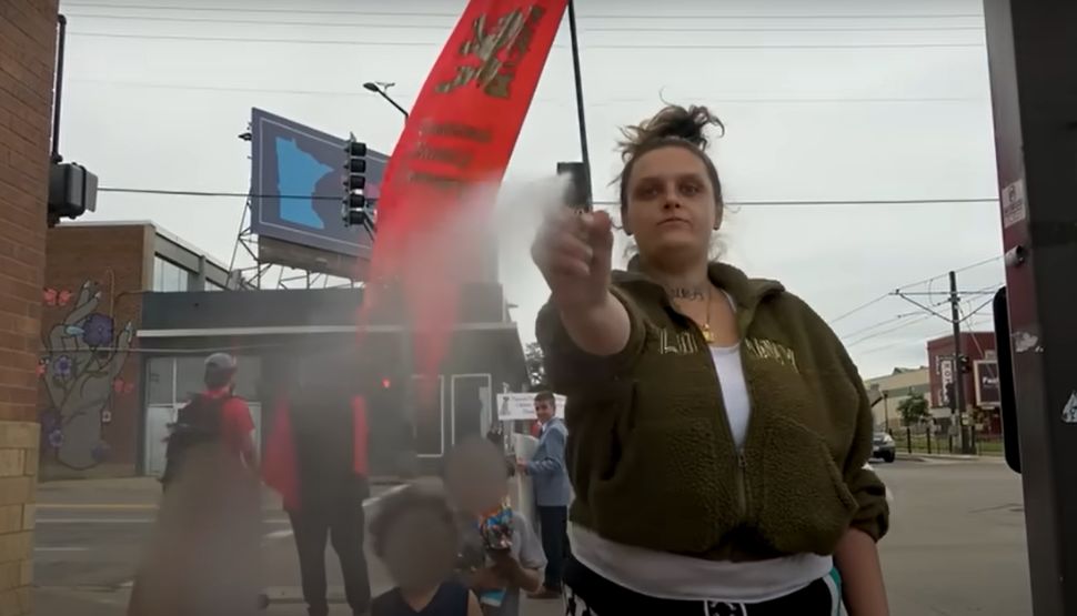 EUA | Feminista Ataca  Adolescentes Católicos em Terço contra o Aborto