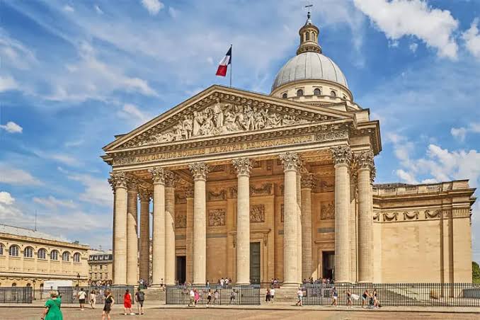‘Desgenerificar’ o Panteão: A Curiosa Prioridade em França